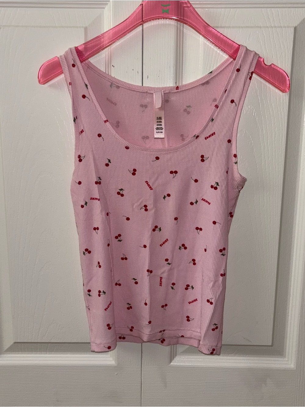 SKIMS
Pink Soft Lounge Tank Top - Picture 2 of 4
